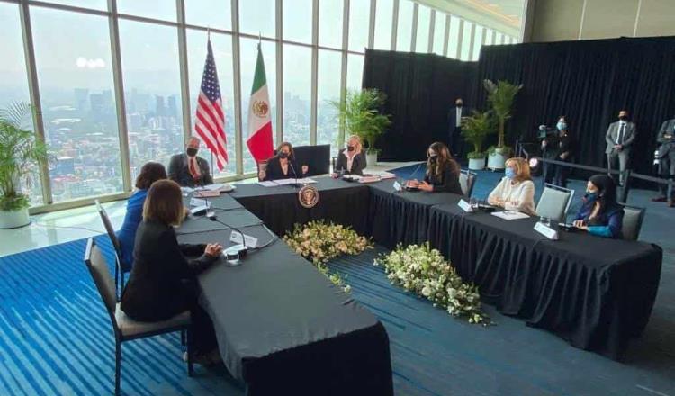 En su visita al país, Kamala Harris se reúne con mexicanas emprendedoras y líderes sindicales