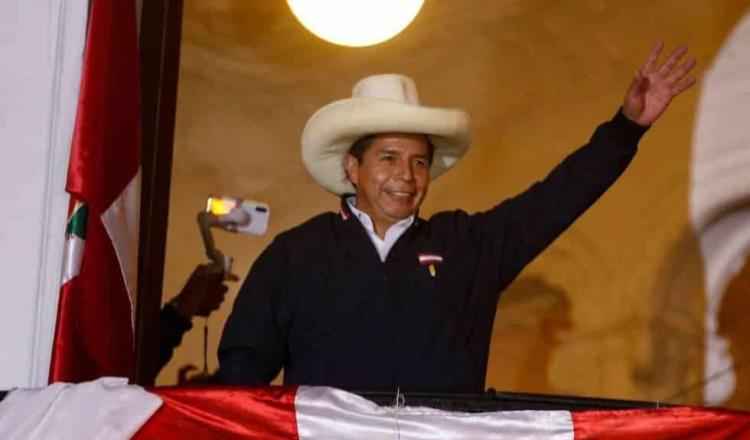 Pedro Castillo se convierte en el virtual ganador de las elecciones presidenciales de Perú