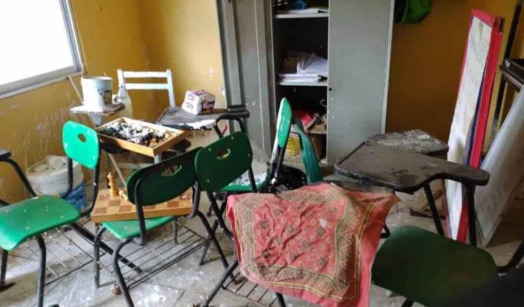 Vandalizan escuela en Tenosique; destruyen material y libros