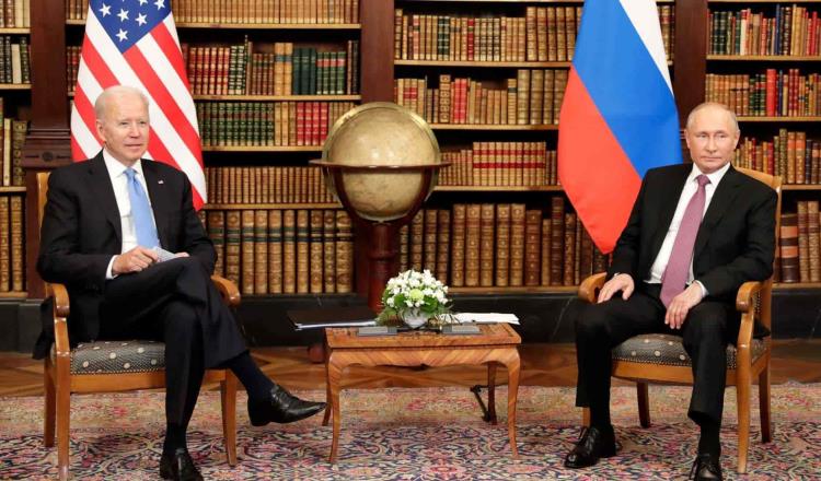 Pocos acuerdos y tensos mensajes deja reunión Biden-Putin