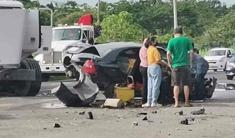 Choque en carretera Comalcalco-Cunduacán deja 3 heridos