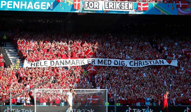 Christian Eriksen visita a la selección de Dinamarca, tras abandonar hospital