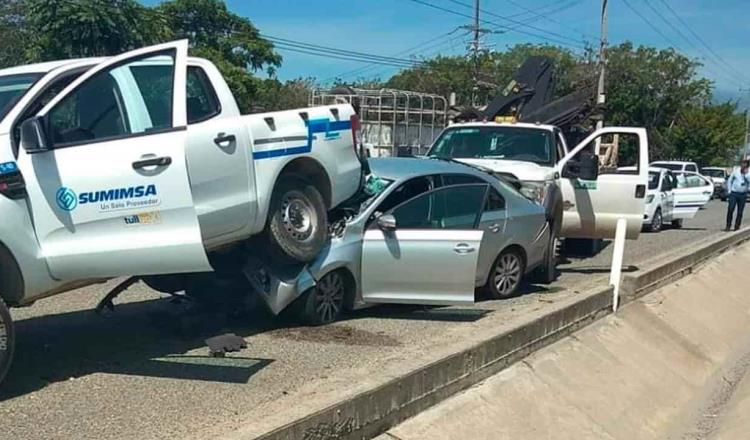 Carambola de 5 automóviles en la Villahermosa-Cárdenas deja cuantiosos daños materiales