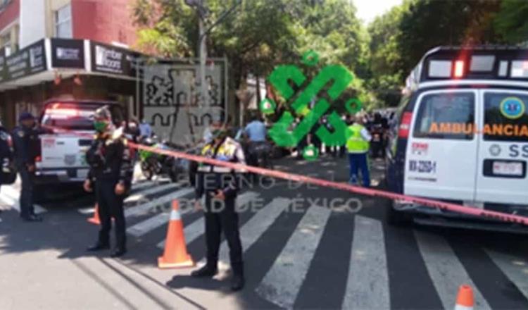 Mujer cae de quinto piso y muere durante simulacro en CDMX