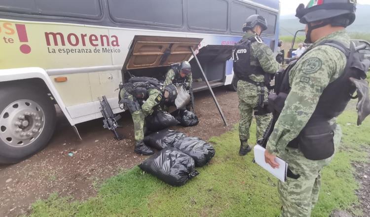 Acusan a Sedena de editar foto y borrar logo de Morena de un camión con droga en Michoacán