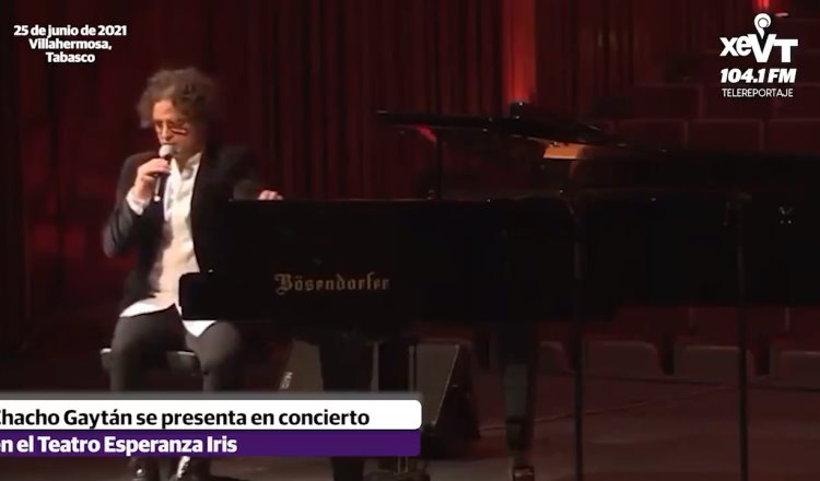Ofrece Chacho Gaytán concierto desde el teatro Esperanza Iris