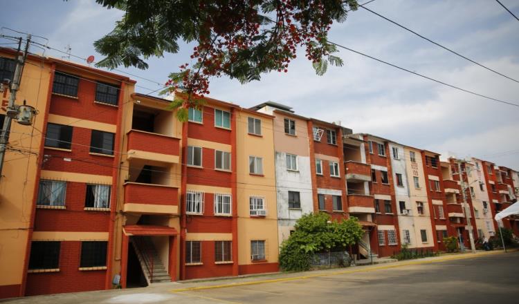 Entrega Ayuntamiento de Centro mejoramiento urbano de 111 edificios en Villahermosa