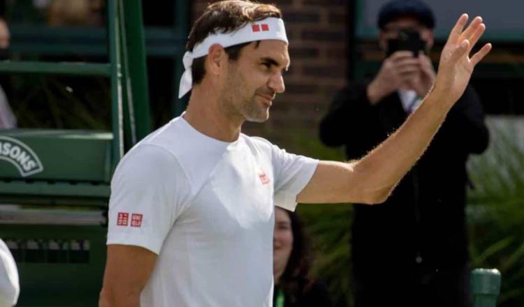 Federer avanza en Wimbledon por lesión de Mannarino