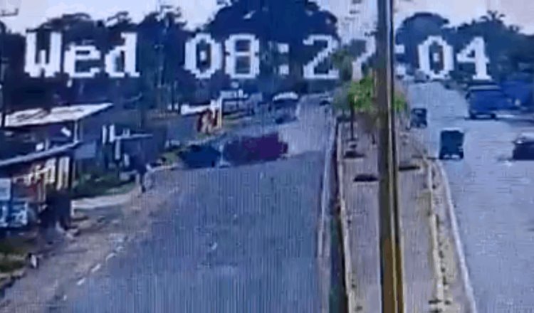 Choque entre pochimóvil y auto particular en Cunduacán deja tres heridos