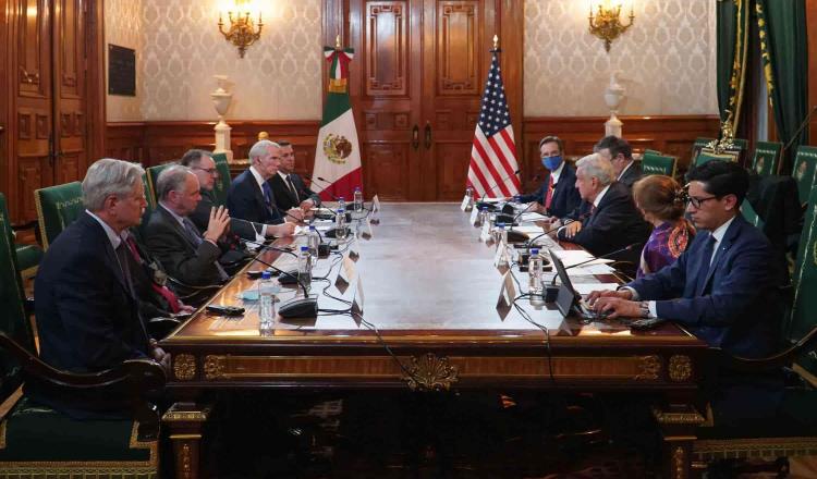 Se reúne Obrador con senadores estadounidenses; asegura que trataron temas de interés