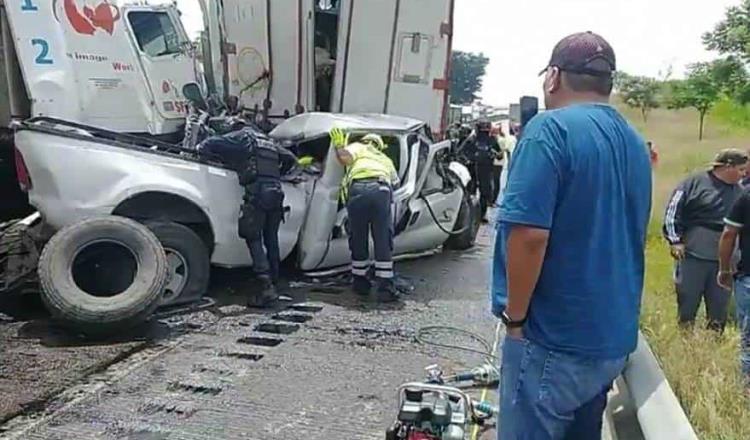 Carambola deja cinco lesionados en la autopista Veracruz-Córdoba