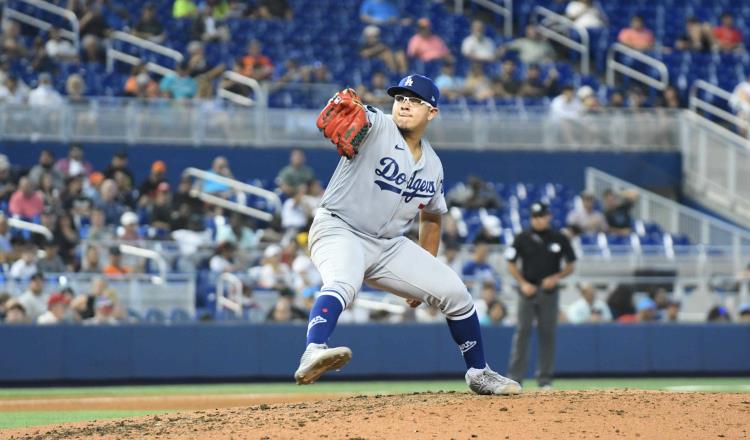 Julio Urías se coloca como líder de victorias en MLB 