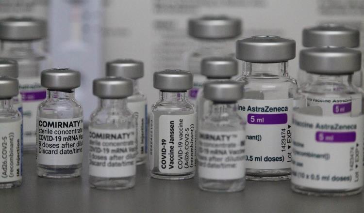 Podrían impulsar aplicación de dosis de refuerzo de vacunas de Pfizer y AstraZeneca