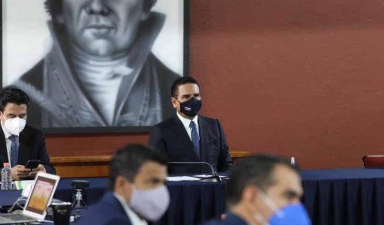 Entrega Silvano Aureoles información sobre “narcoelección” en Michoacán a presidente del INE