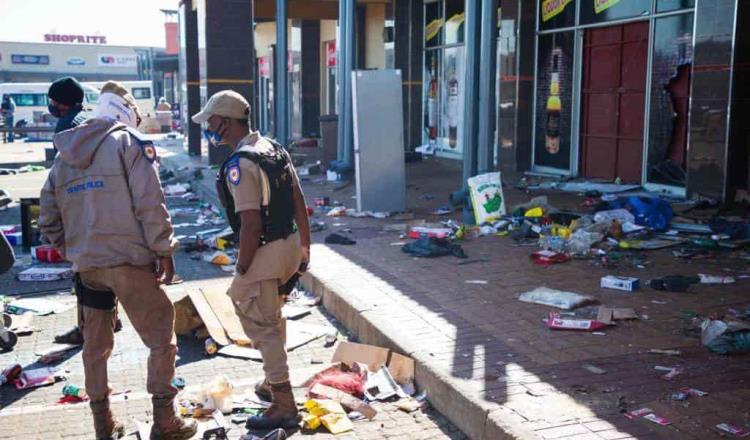 Suman 72 muertos y mil 234 detenciones por disturbios en Sudáfrica tras arresto de expresidente