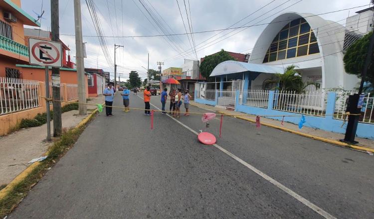 Tras 24 horas sin luz habitantes de Tamulté bloquean vialidad