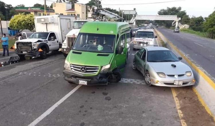 Carambola deja daños materiales y un lesionado en la carretera Comalcalco-Paraíso