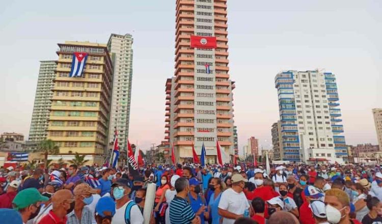 Encabeza Raúl Castro marcha en Cuba para defender el sistema político