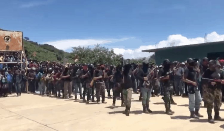 Se presenta grupo de autodefensa El Machete; asegura que va contra el “narcoayuntamiento” de Pantelhó