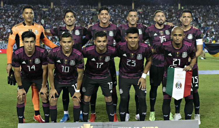 México amarra el liderato del Grupo A en la Copa Oro tras ganar a El Salvador 1 - 0