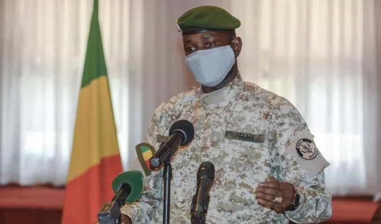 Intentan asesinar al presidente interino de Malí durante celebración musulmana