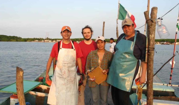 Pesca artesanal amenaza a delfines en costas de Chiapas
