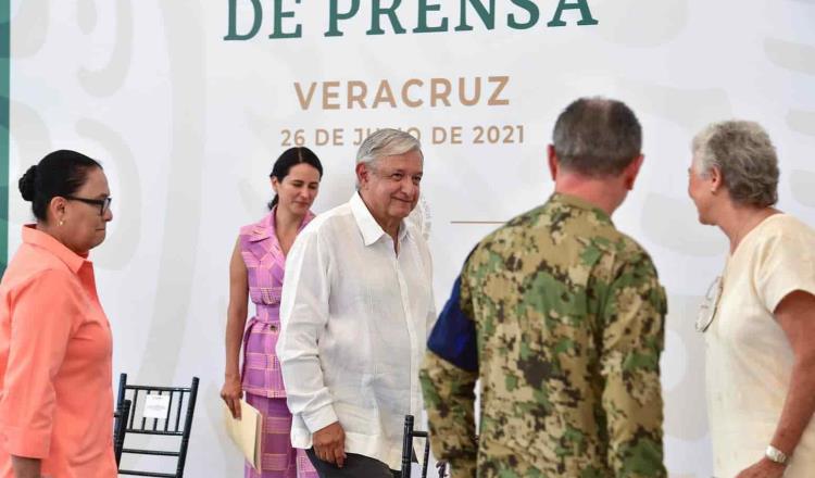 Amaga Obrador con enviar otra iniciativa al Congreso para que ningún funcionario pueda ganar más que el presidente