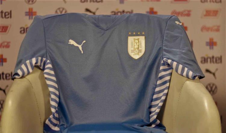 FIFA pide a Uruguay borrar dos estrellas de su escudo