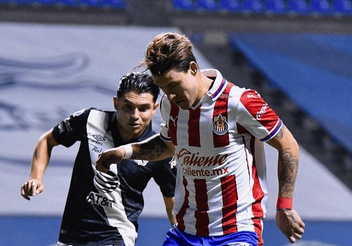 Tras impacto en la cabeza, “Chicote” Calderón se encuentra bien: Chivas