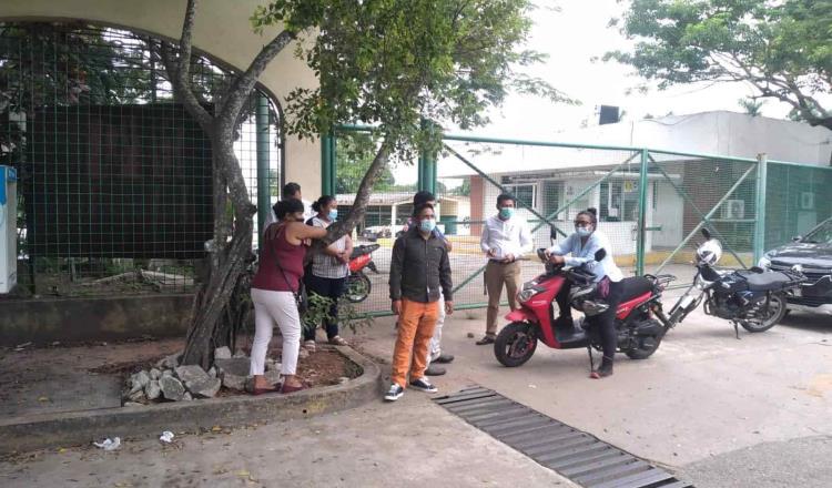 Bloquean oficinas de CFE en Prados de Villahermosa, tenían ocho días sin luz en Ocuiltzapotlán