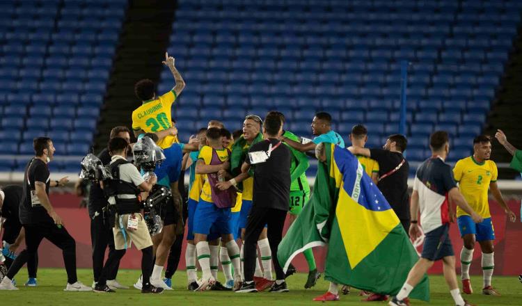 Brasil bicampeón olímpico; vence 2-1 a España en fútbol varonil de Tokio 2020