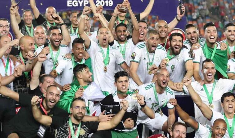 Futbolistas piden donaciones para atender el COVID en Argelia