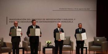 Firman Gobierno de Venezuela y oposición memorando de entendimiento en México