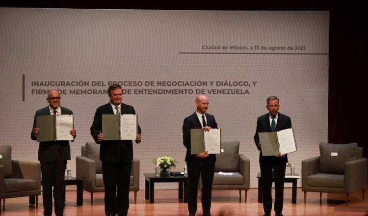 Firman Gobierno de Venezuela y oposición memorando de entendimiento en México