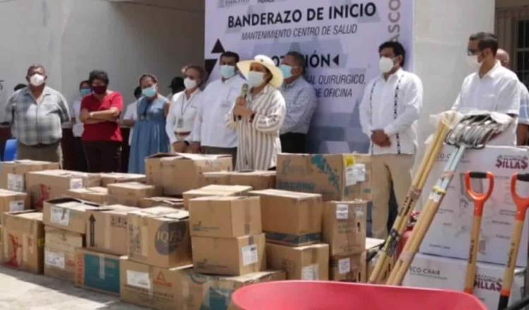 Dona empresa petrolera medicamentos y equipo médico para centro de salud de villa Benito Juárez, Cárdenas 