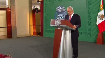 Adelanta AMLO que su tercer informe de gobierno será en Palacio Nacional