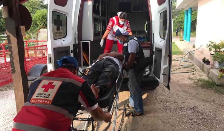 Hombre cae desde un tinaco… en Comalcalco