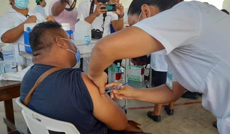 Se agotan las vacunas para personas de 30 a 39 en Jalapa; suspenden inoculación
