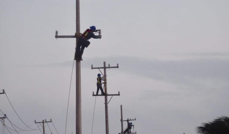 Envía CFE a Veracruz a cuadrillas de electricistas de diferentes regiones del país ante la llegada de “Grace”
