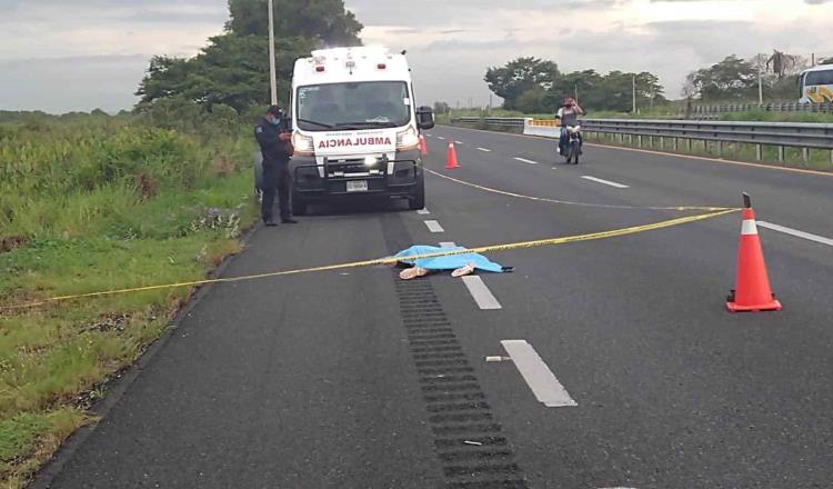 Encuentran sin vida a hombre vestido de mujer en carretera Coatzacoalcos-Cárdenas
