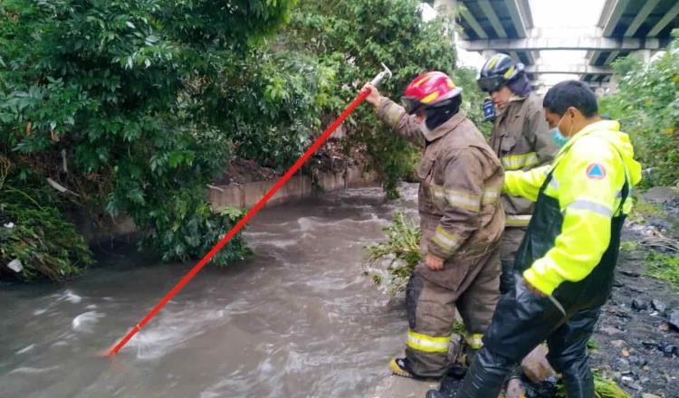 Localizan en Hidalgo cuerpo de joven arrastrada por corrientes de agua tras fuertes lluvias en Tlalnepantla