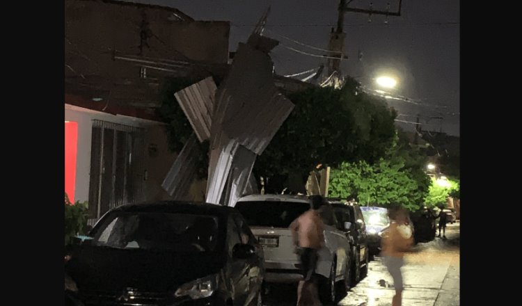 Azota tormenta con vientos fuertes al municipio de Centro y causa daños