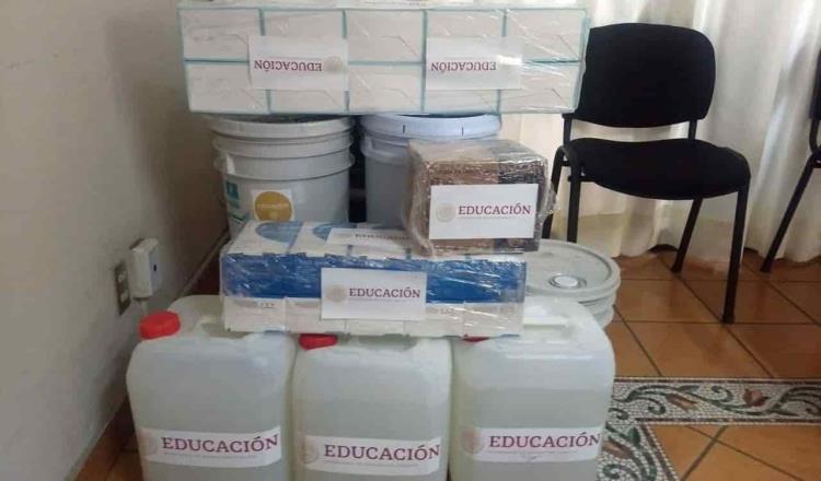 Critica Enrique Alfaro “paquetote” para desinfectar escuelas enviado por la federación 