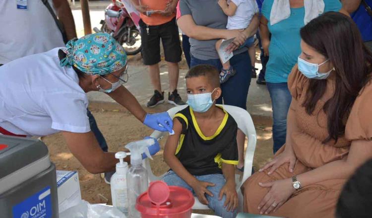 Avanza vacunación a menores de edad en 13 países de AL