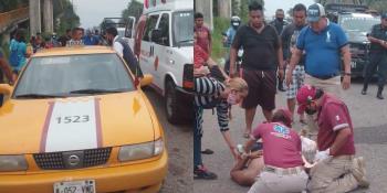 Motociclista choca contra taxi en la Teapa-Villahermosa