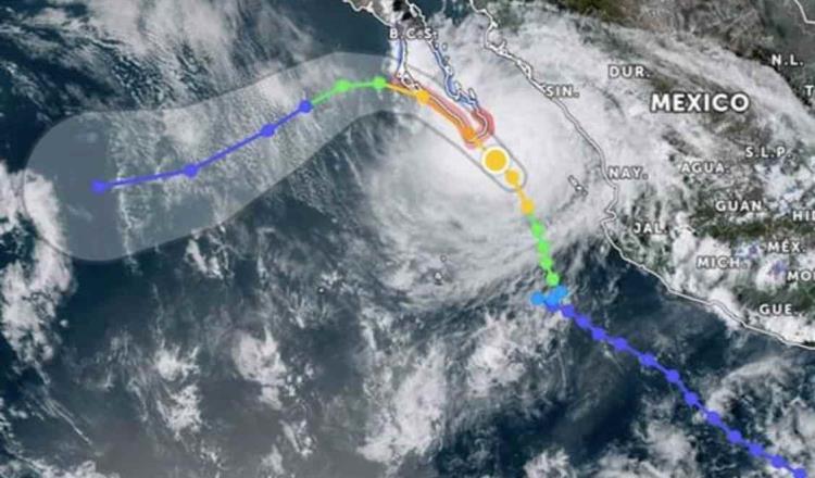 Huracán Olaf se degrada a categoría 1; esta madrugada salió de Baja California Sur y se desplaza por el Océano Pacífico