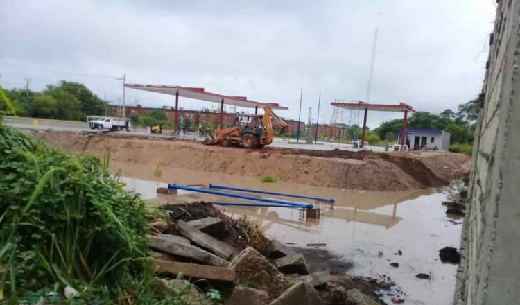 Denuncian que construcción de gasolinera en vaso regulador provocará inundaciones en villa Ocuiltzapotlán
