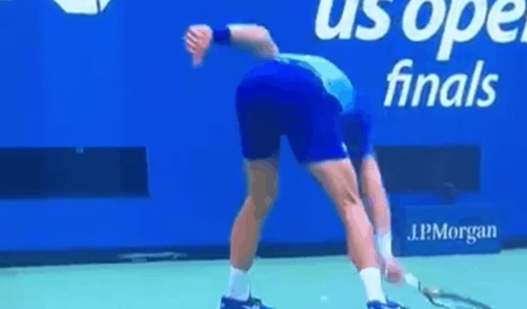 Multan a Djokovic por berrinche con raqueta en el US Open