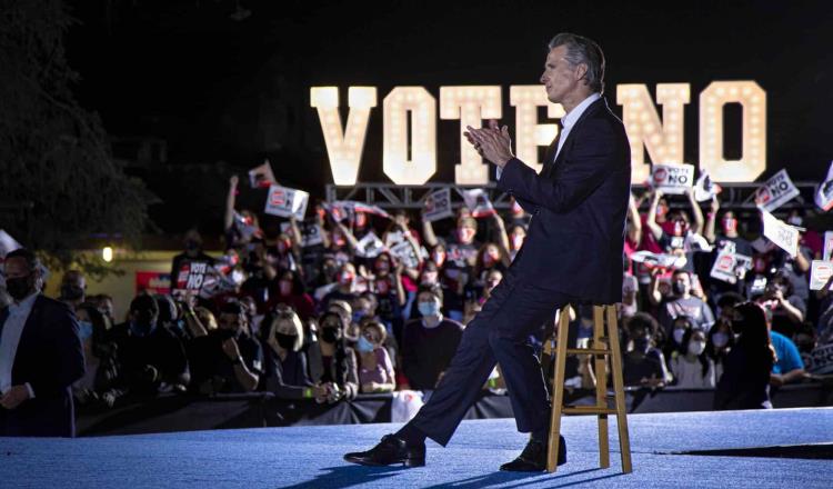 Californianos votan a favor de su gobernador Gavin Newsom en la Revocación de Mandato