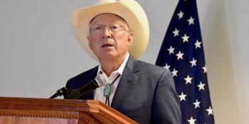 Expresa Ken Salazar condolencias por asesinato del periodista Heber López